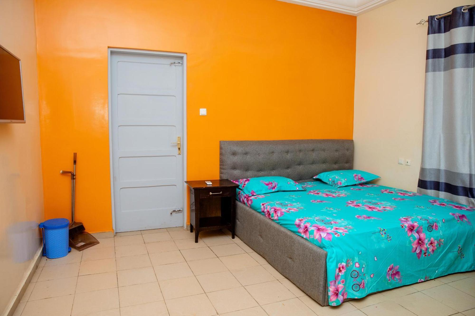Studio Residence Condominium Ломе Экстерьер фото