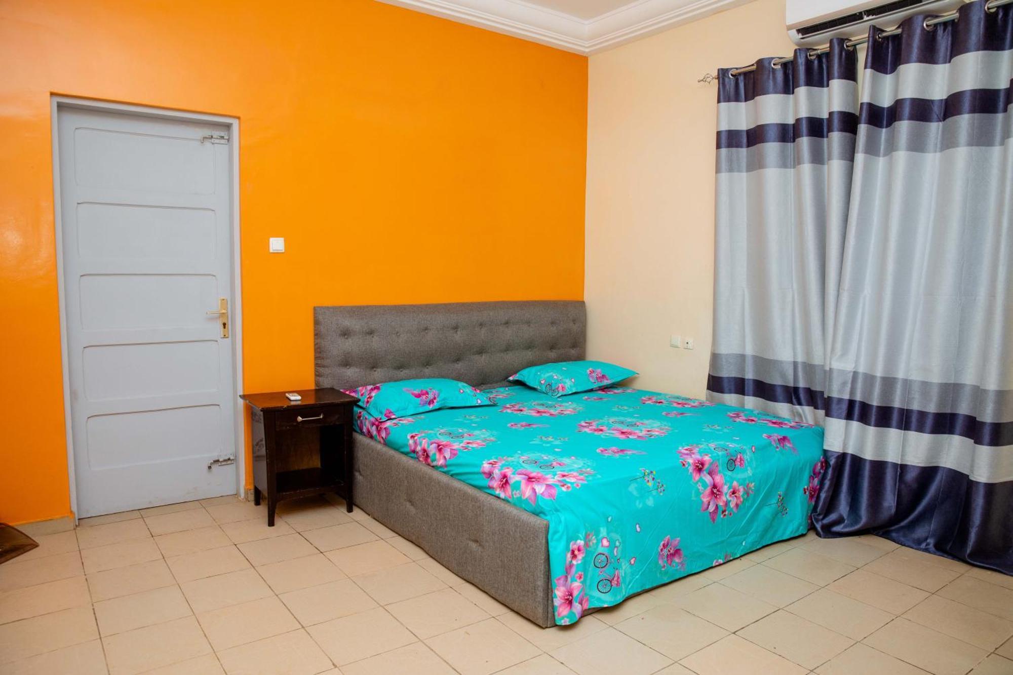 Studio Residence Condominium Ломе Экстерьер фото